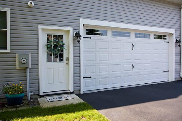 24/7 Emergency Garage Door Panel Replacement experts in Janesville, CA